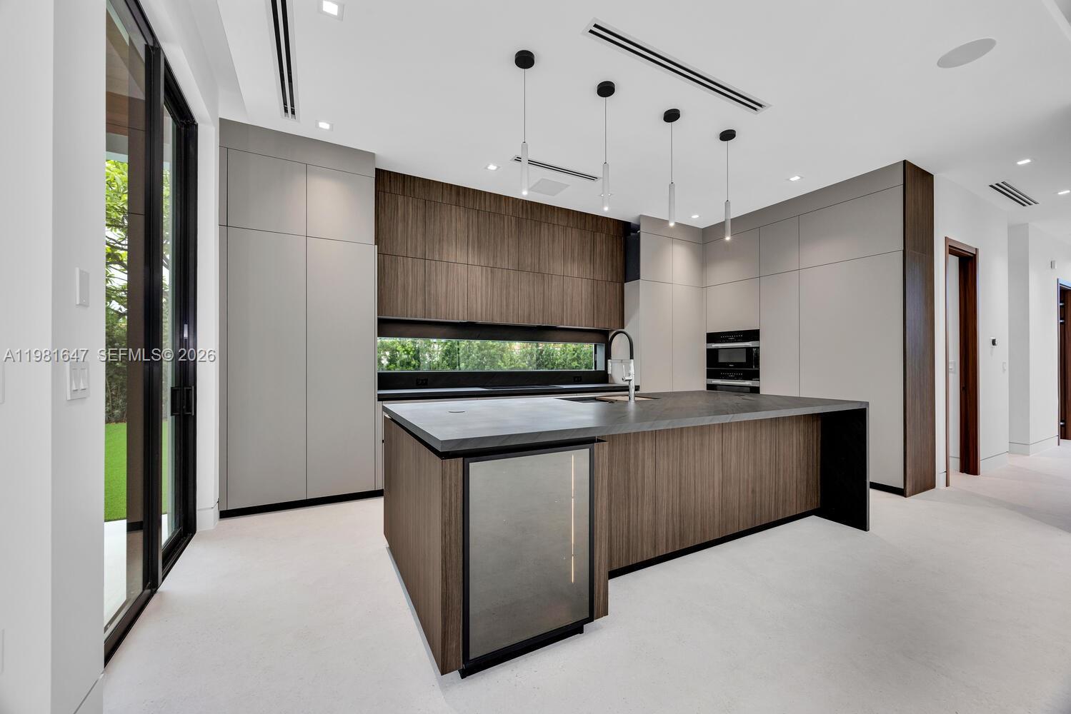 4231 SW 11th St Miami, FL 33134