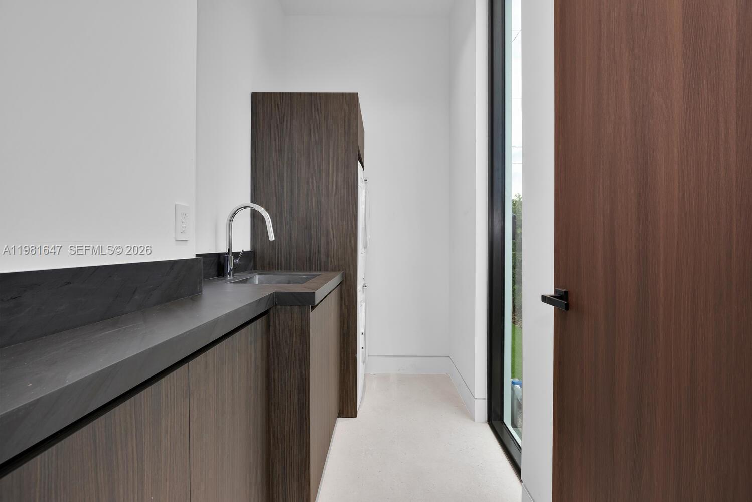 4231 SW 11th St Miami, FL 33134