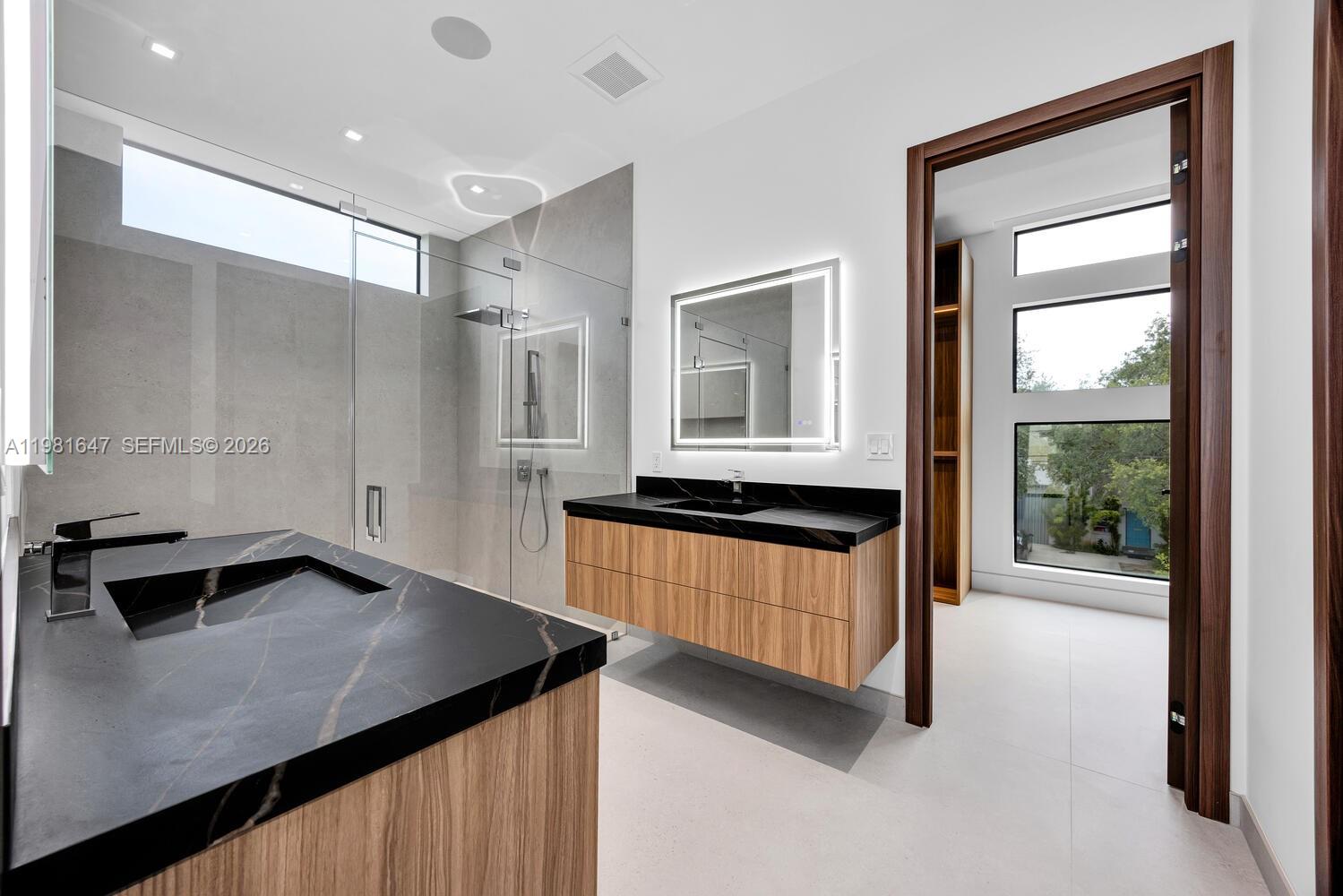 4231 SW 11th St Miami, FL 33134