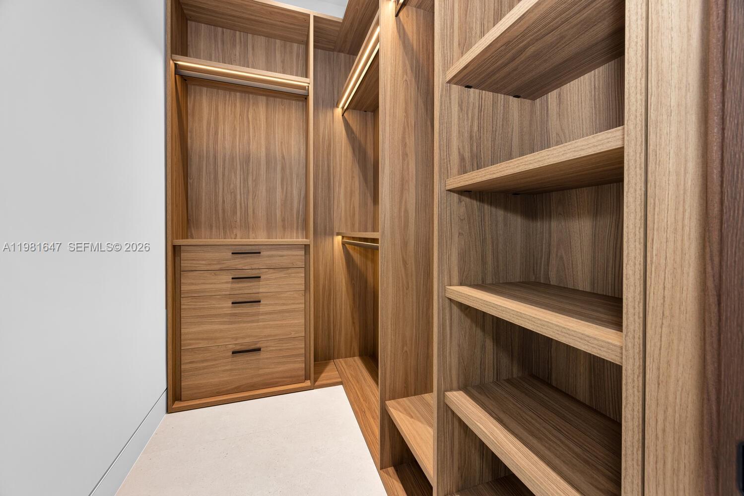 4231 SW 11th St Miami, FL 33134