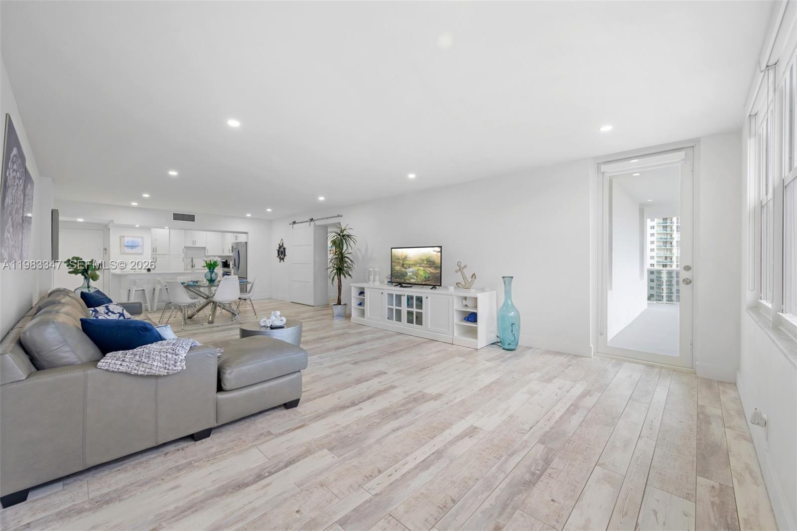 3725 S Ocean Dr #924 Hollywood, FL 33019