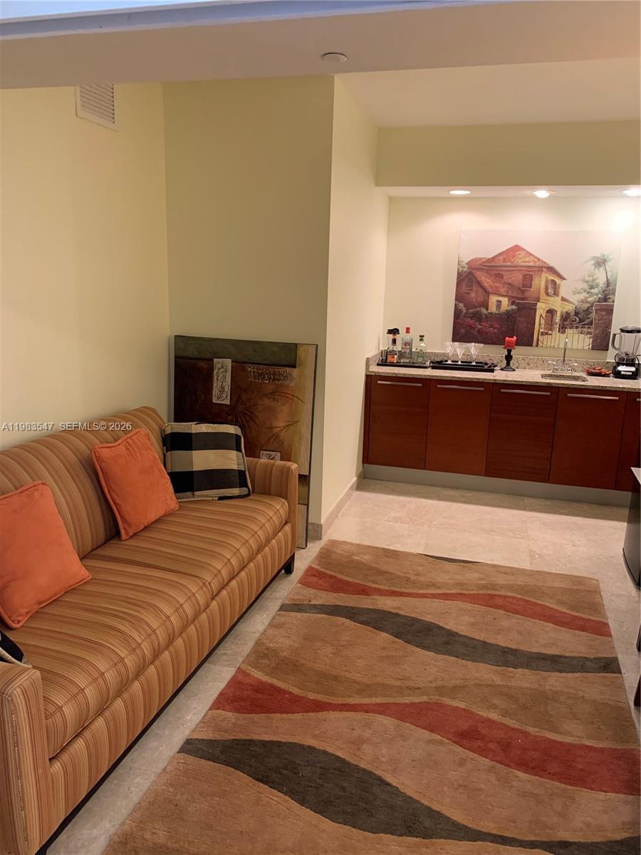 image Beach Club 215