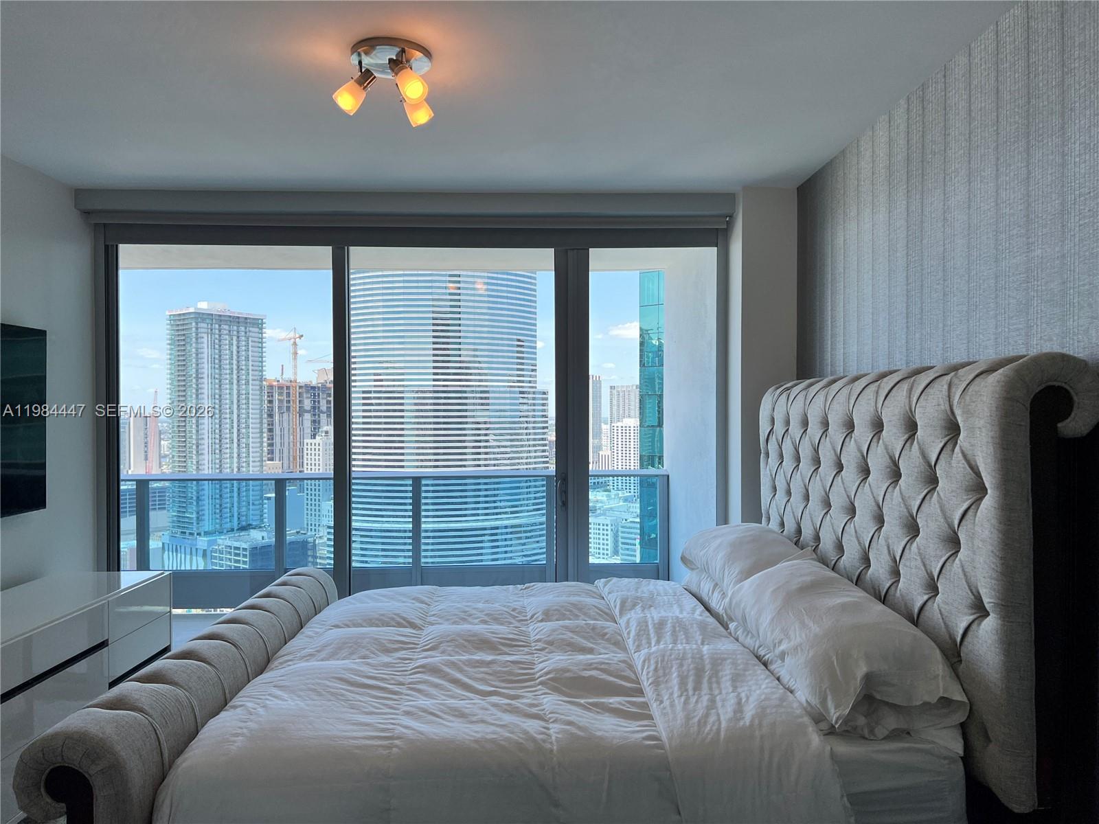 200 Biscayne Blvd Way #3610 Miami, FL 33131