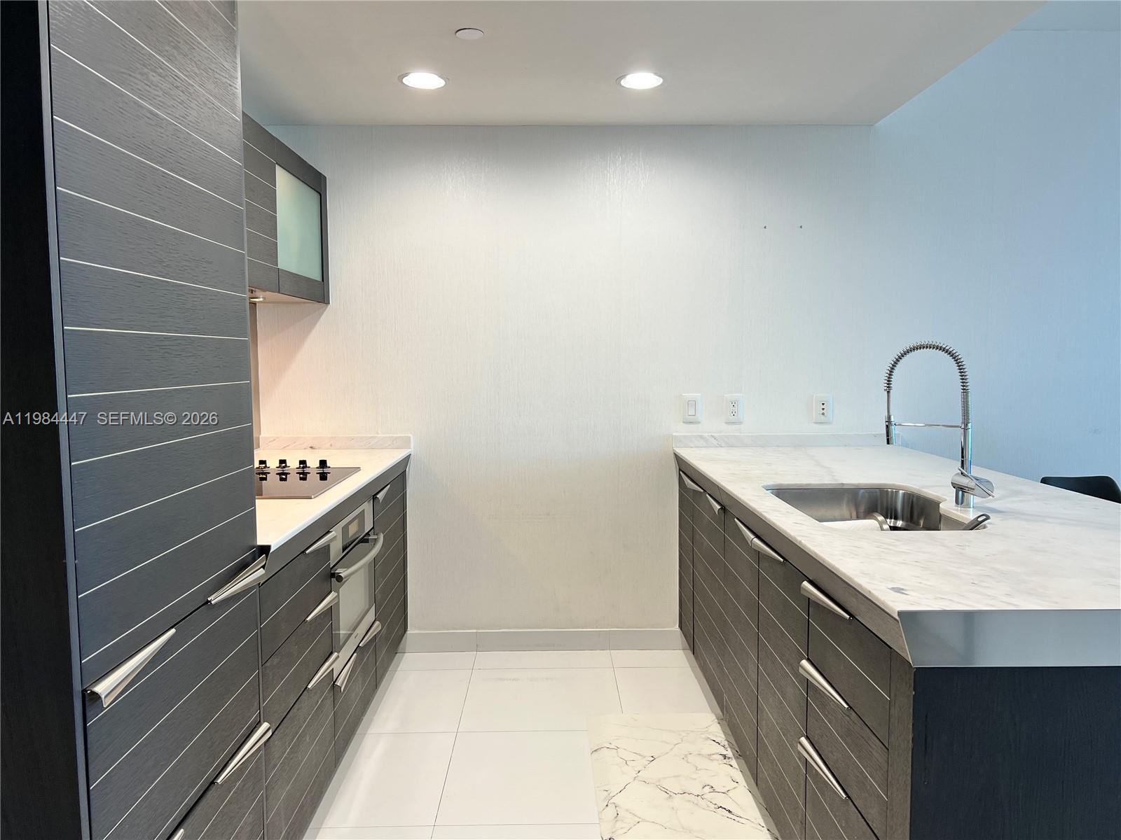 200 Biscayne Blvd Way #3610 Miami, FL 33131