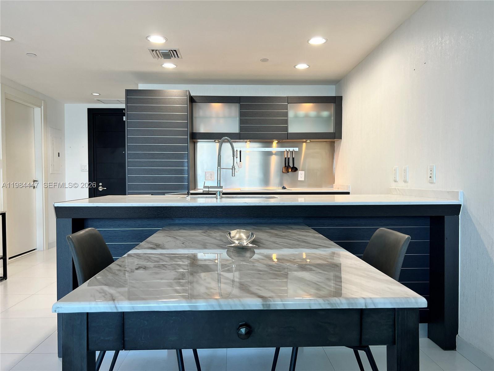 200 Biscayne Blvd Way #3610 Miami, FL 33131