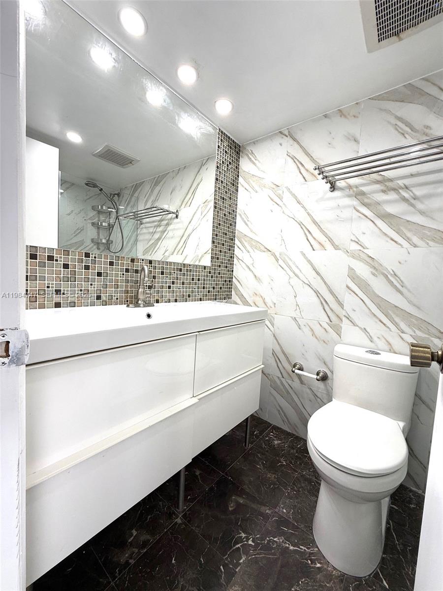 1150 Collins Ave #301 Miami Beach, FL 33139