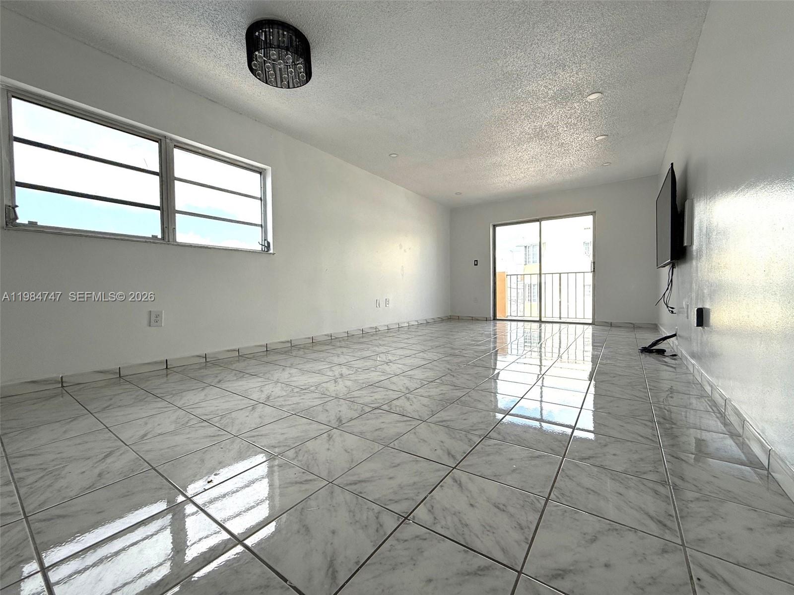 1150 Collins Ave #301 Miami Beach, FL 33139