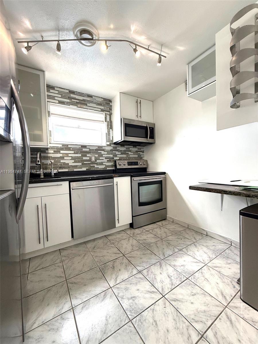 1150 Collins Ave #301 Miami Beach, FL 33139