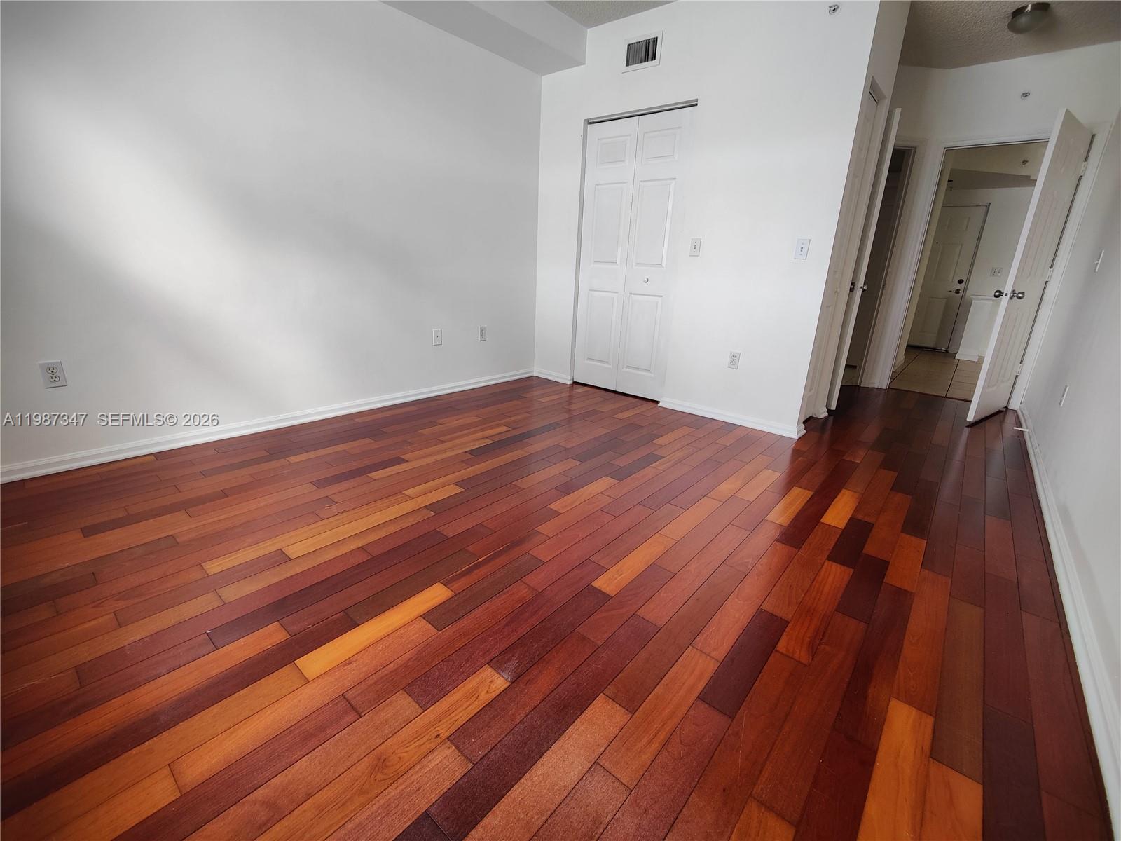 image Porto Bellagio Condo12