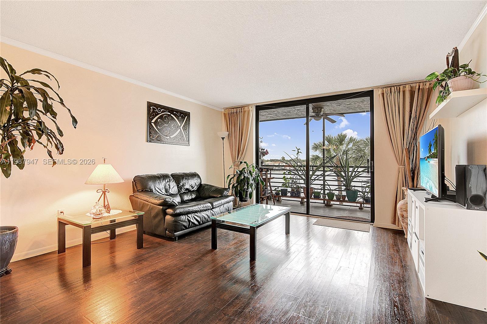 1100 Colony Pt Cir #302 Pembroke Pines, FL 33026