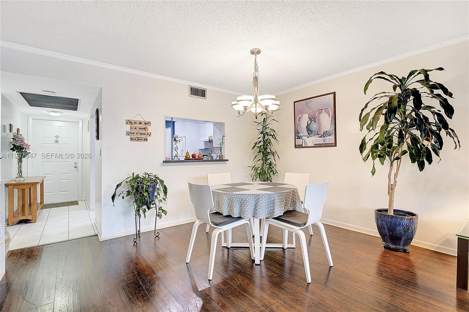 1100 Colony Pt Cir #302 Pembroke Pines, FL 33026