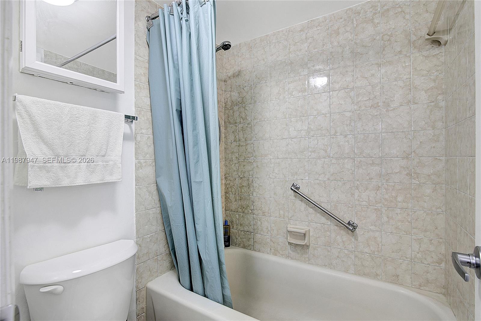 1100 Colony Pt Cir #302 Pembroke Pines, FL 33026