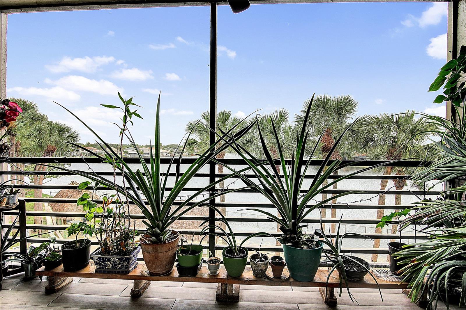 1100 Colony Pt Cir #302 Pembroke Pines, FL 33026