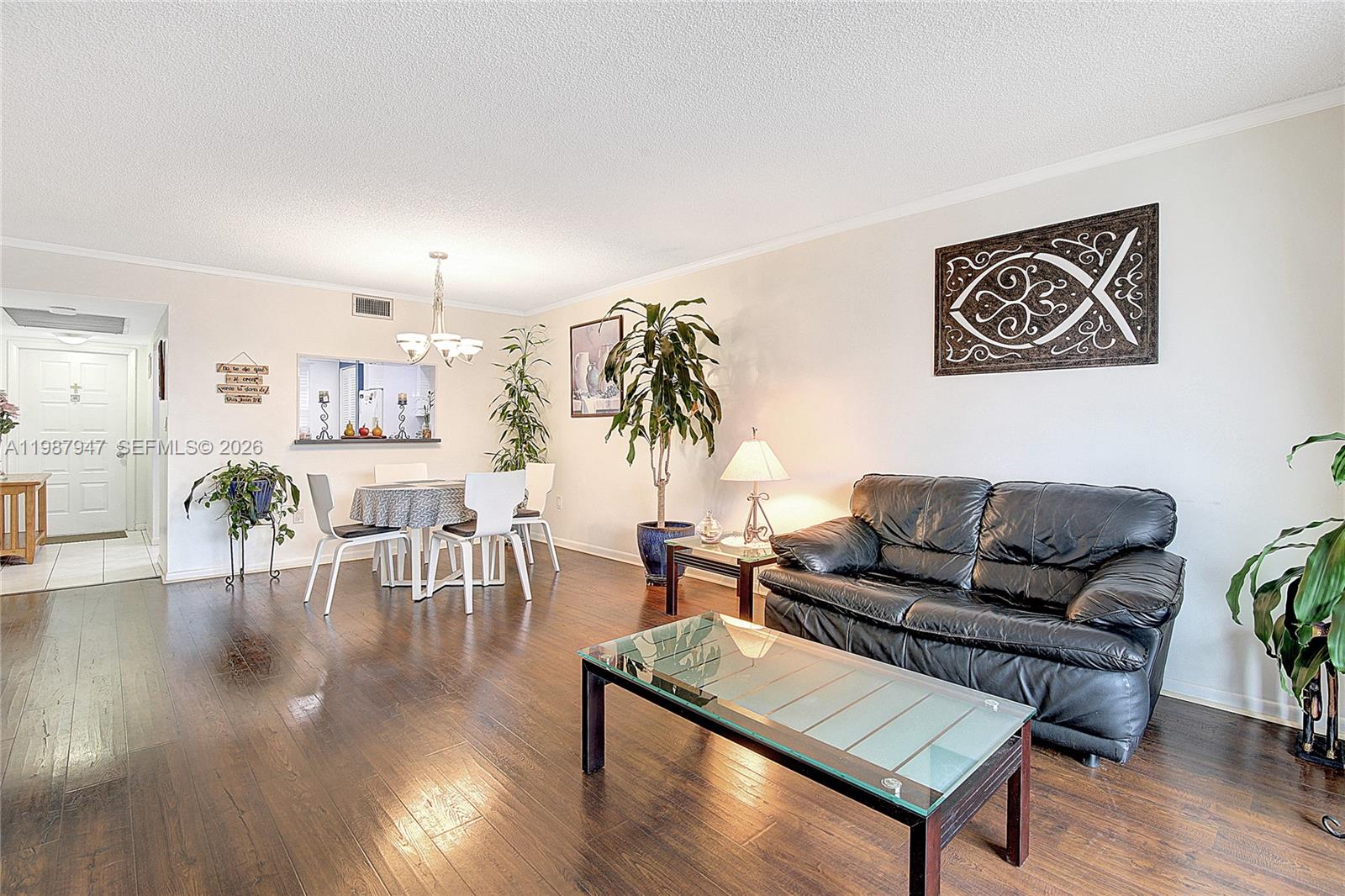 1100 Colony Pt Cir #302 Pembroke Pines, FL 33026