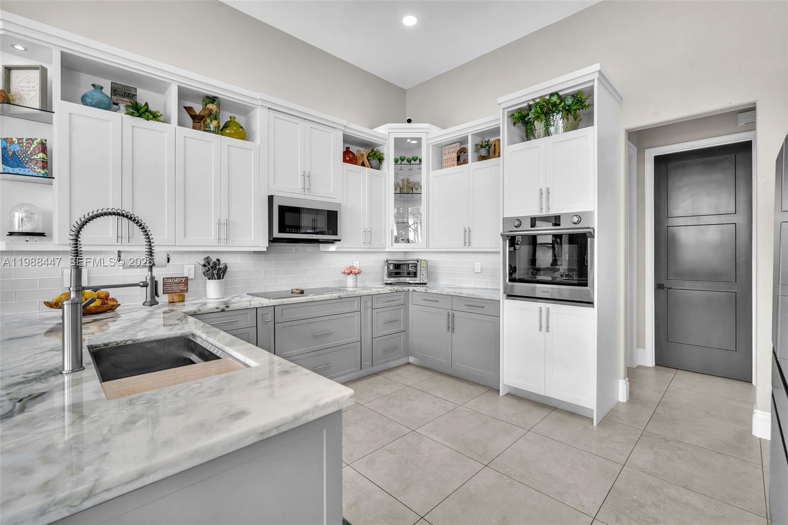 15977 SW 13th St Pembroke Pines, FL 33027