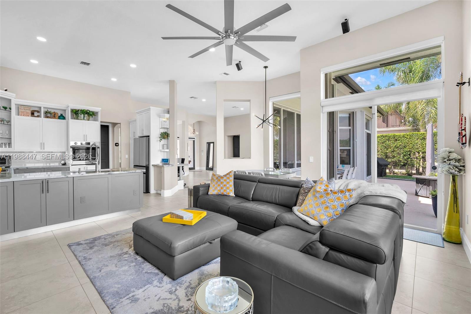 15977 SW 13th St Pembroke Pines, FL 33027