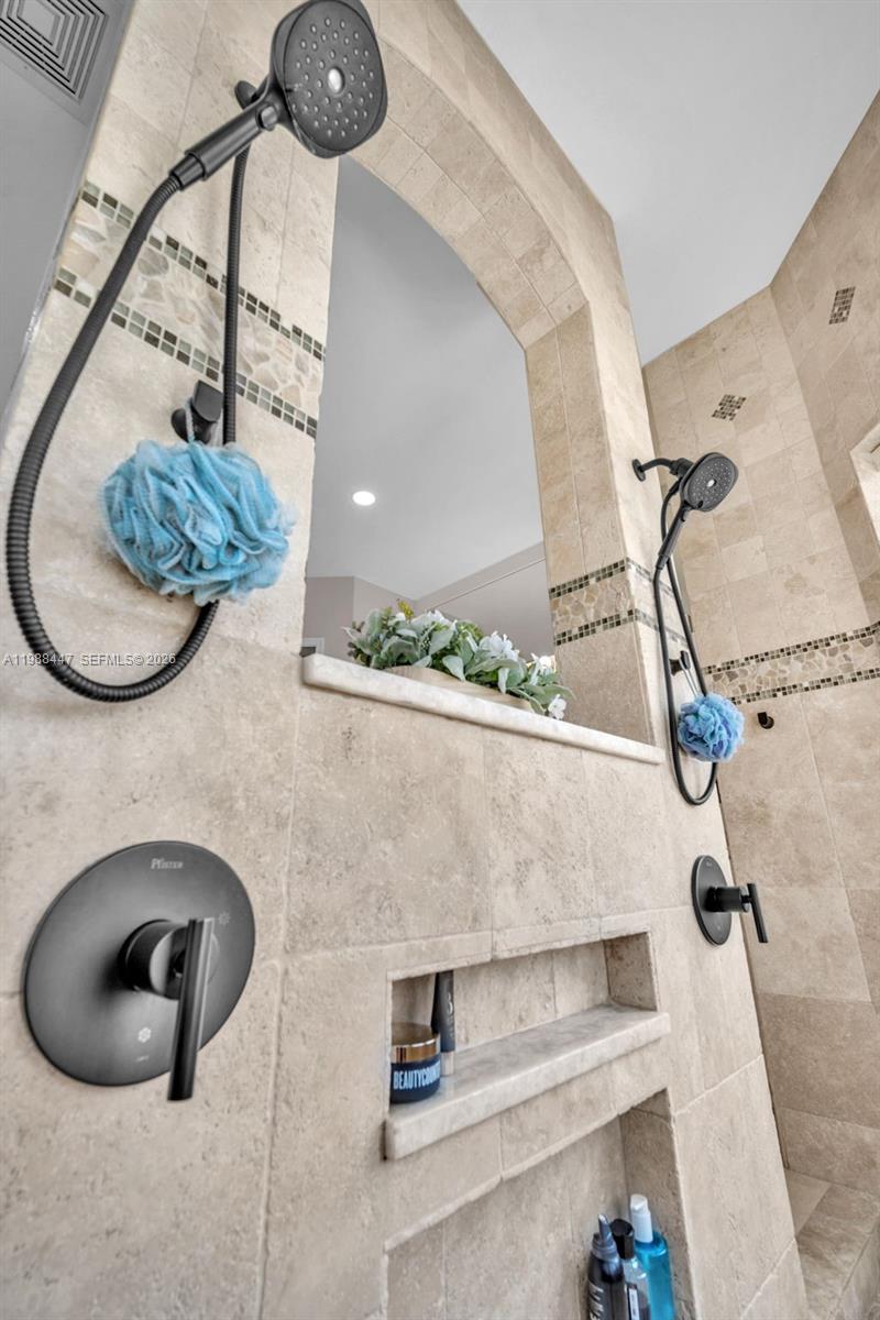 15977 SW 13th St Pembroke Pines, FL 33027