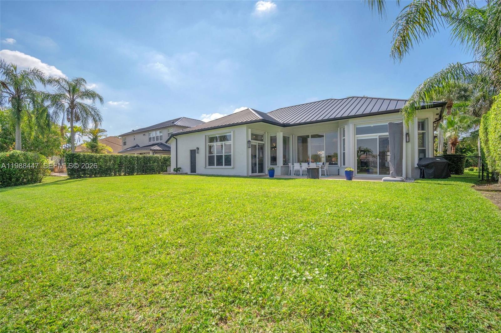 15977 SW 13th St Pembroke Pines, FL 33027