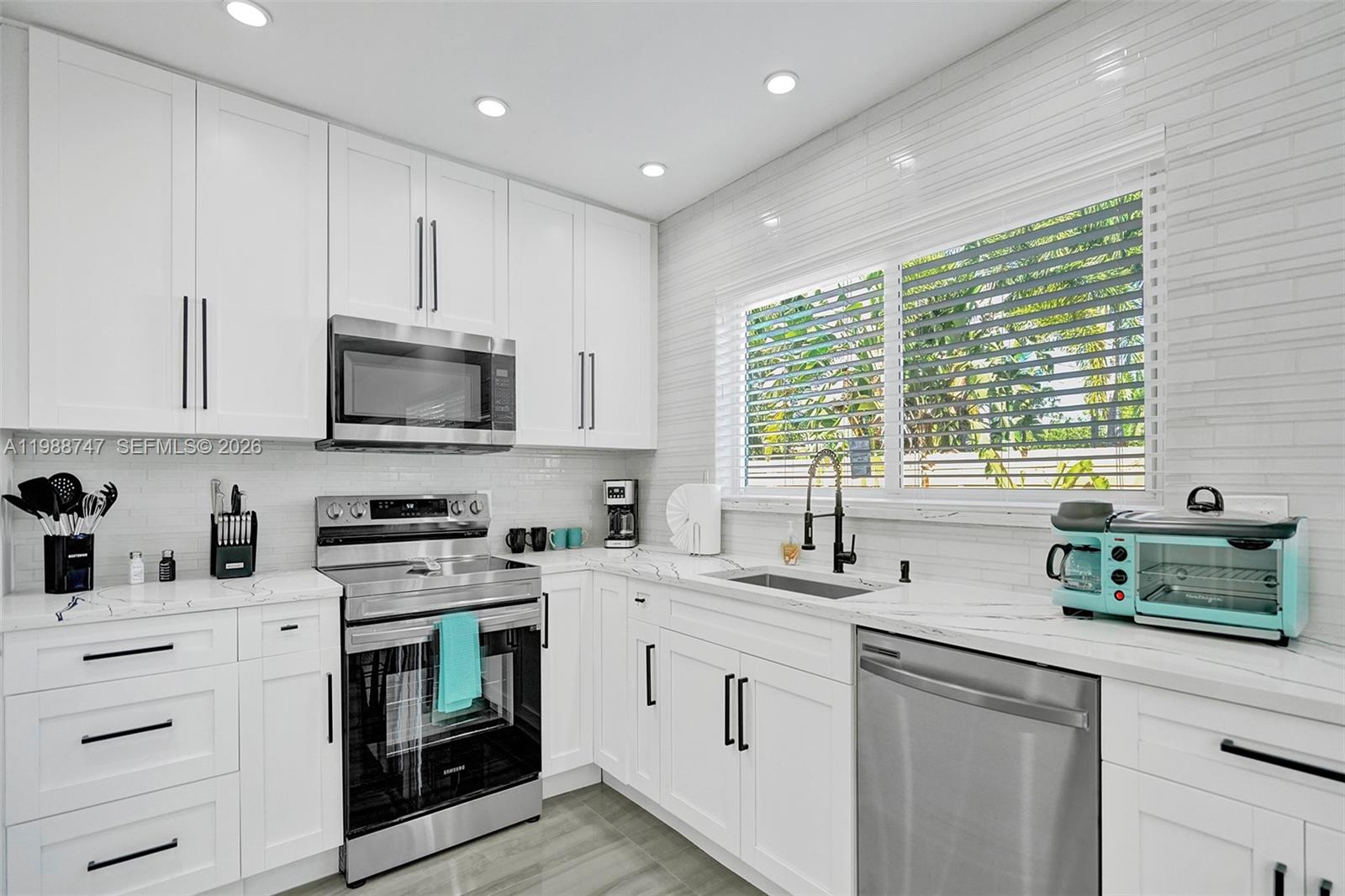 1800 N Victoria Park Rd Fort Lauderdale, FL 33305