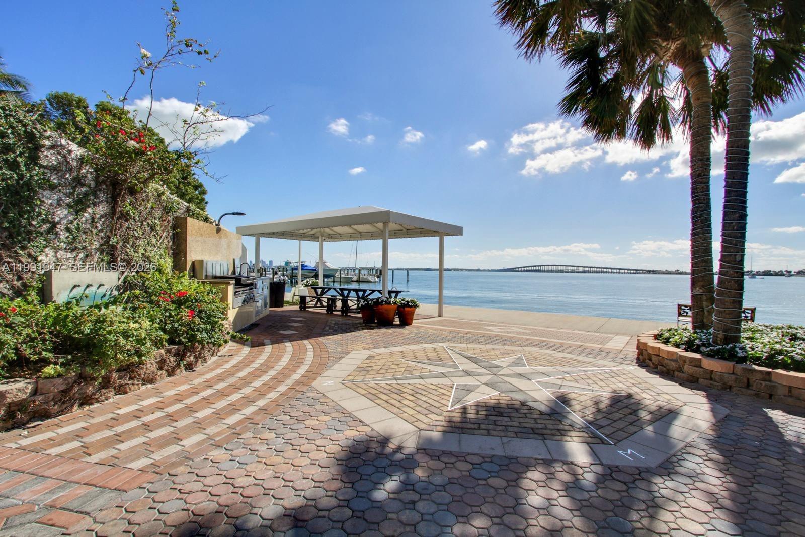 image Brickell Place III9