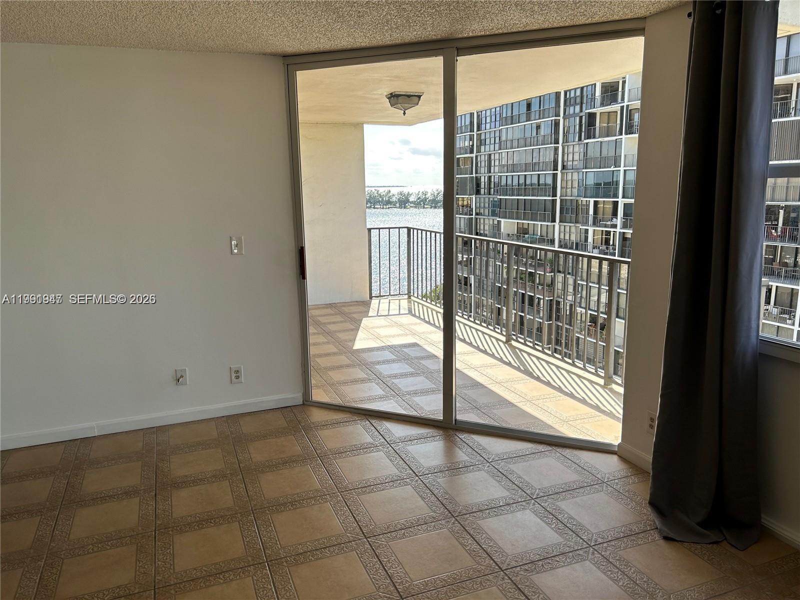 image Brickell Place III10