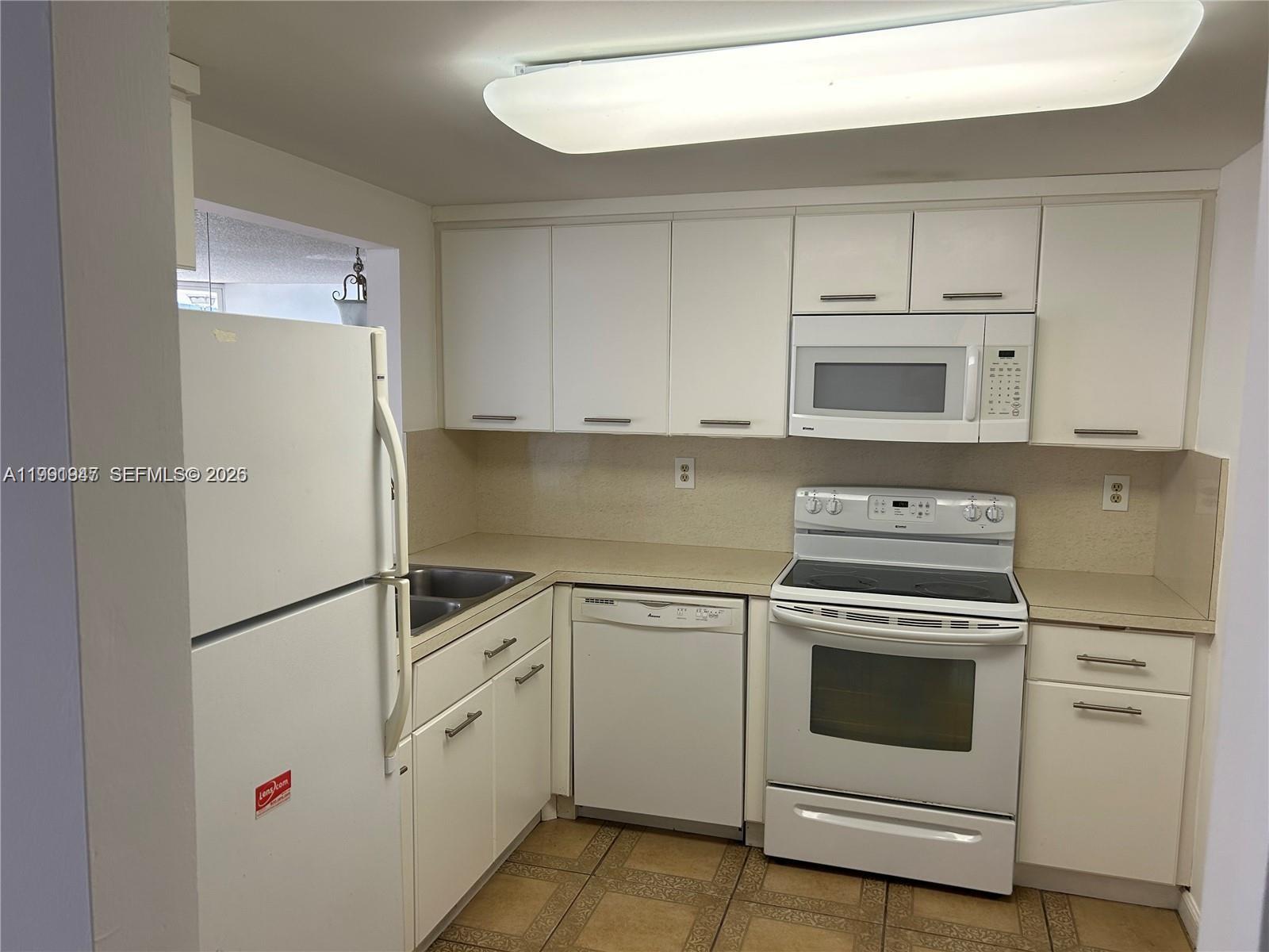 image Brickell Place III12