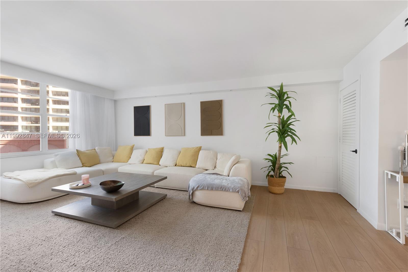 5161 Collins Ave #410 Miami Beach, FL 33140