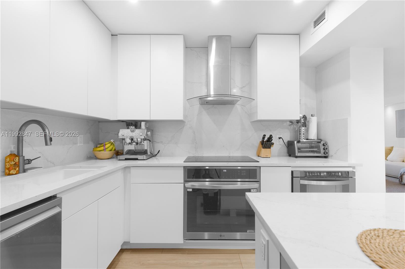 5161 Collins Ave #410 Miami Beach, FL 33140