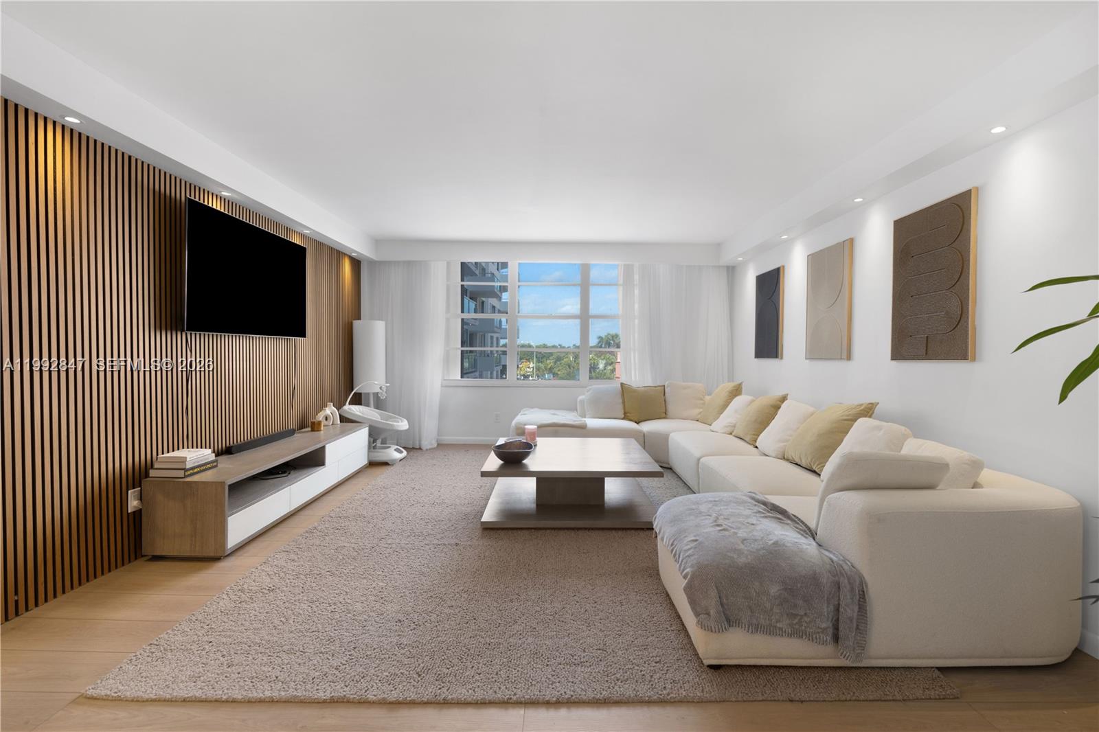 5161 Collins Ave #410 Miami Beach, FL 33140