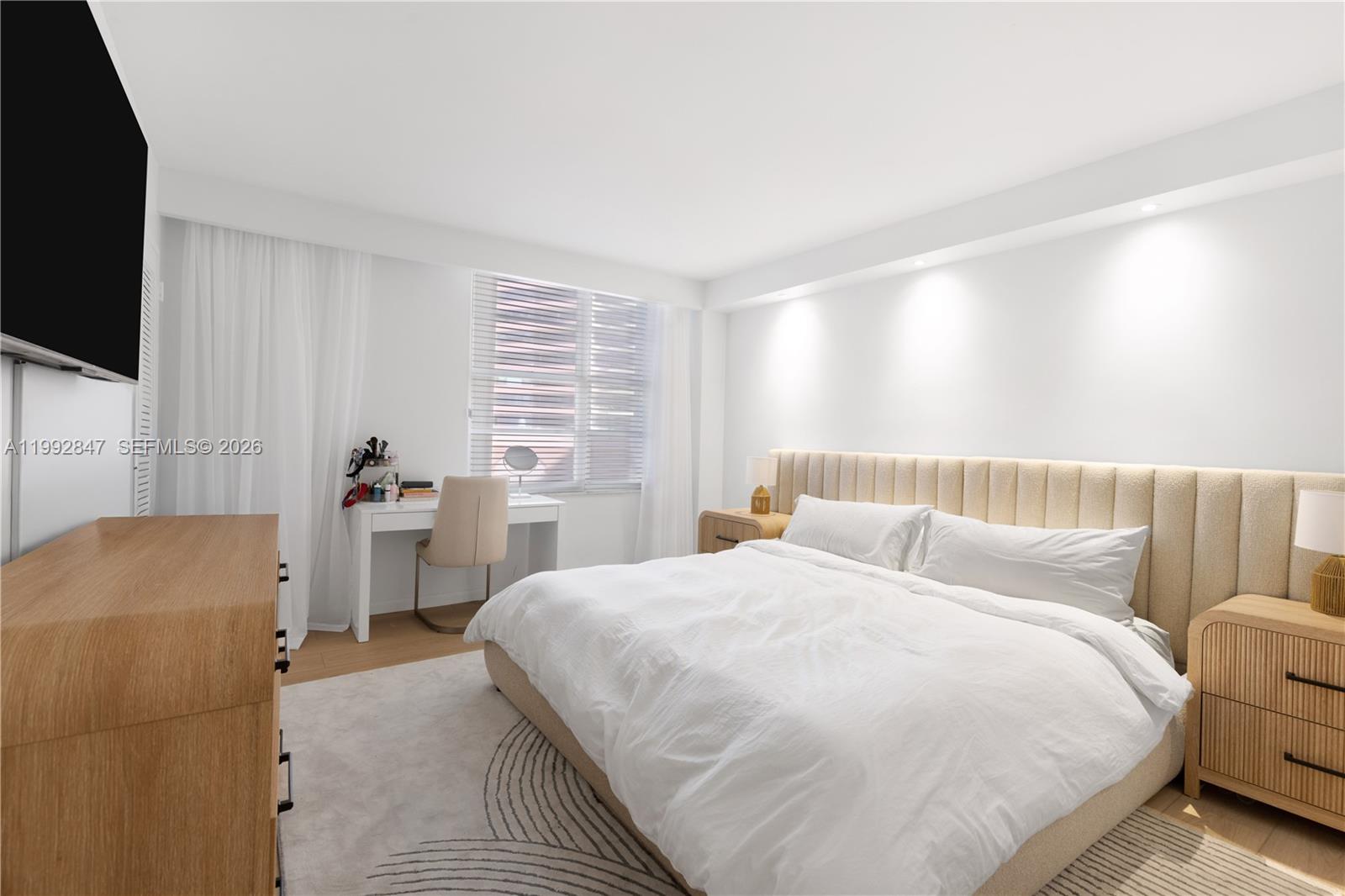 5161 Collins Ave #410 Miami Beach, FL 33140