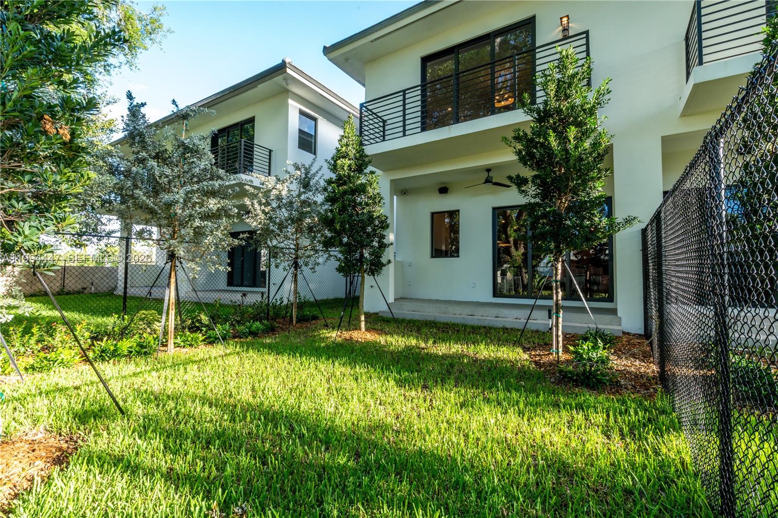 2745 SW 23rd Ter Miami, FL 33145