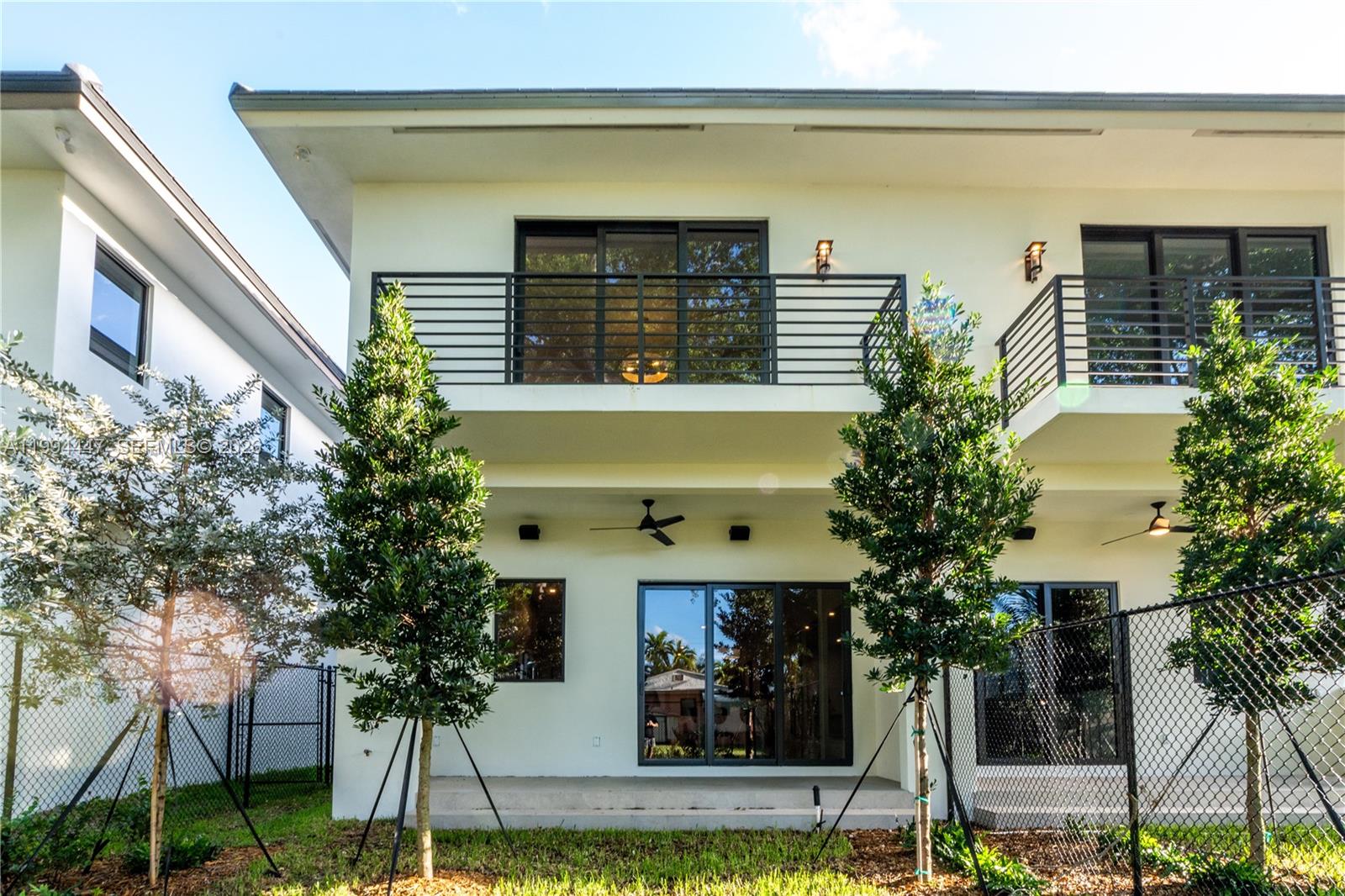 2745 SW 23rd Ter Miami, FL 33145