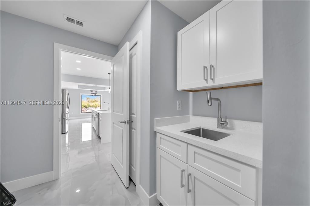 4028 26th St Sw Lehigh Acres, FL 33976