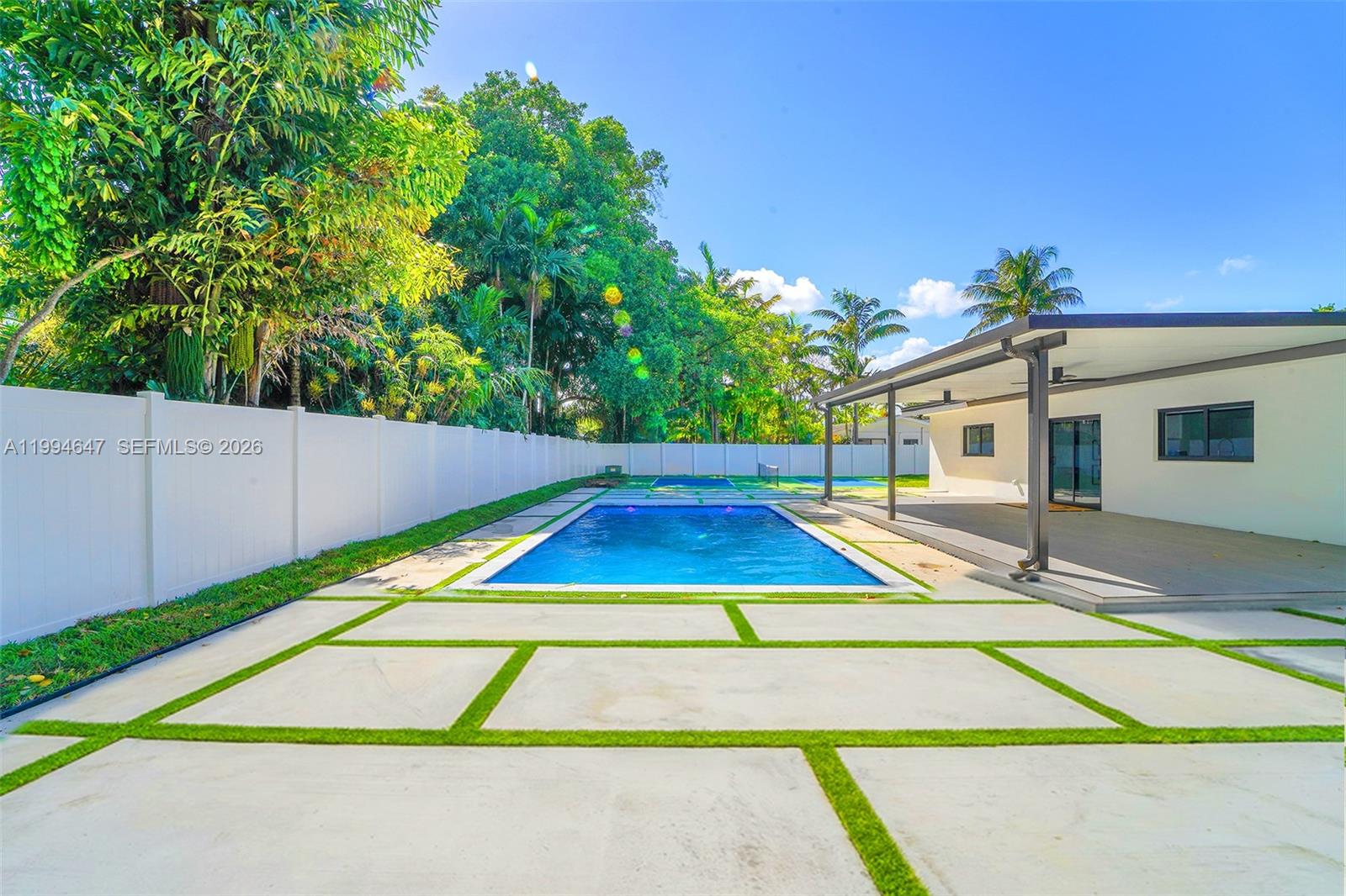 8820 SW 182nd Ter Palmetto Bay, FL 33157