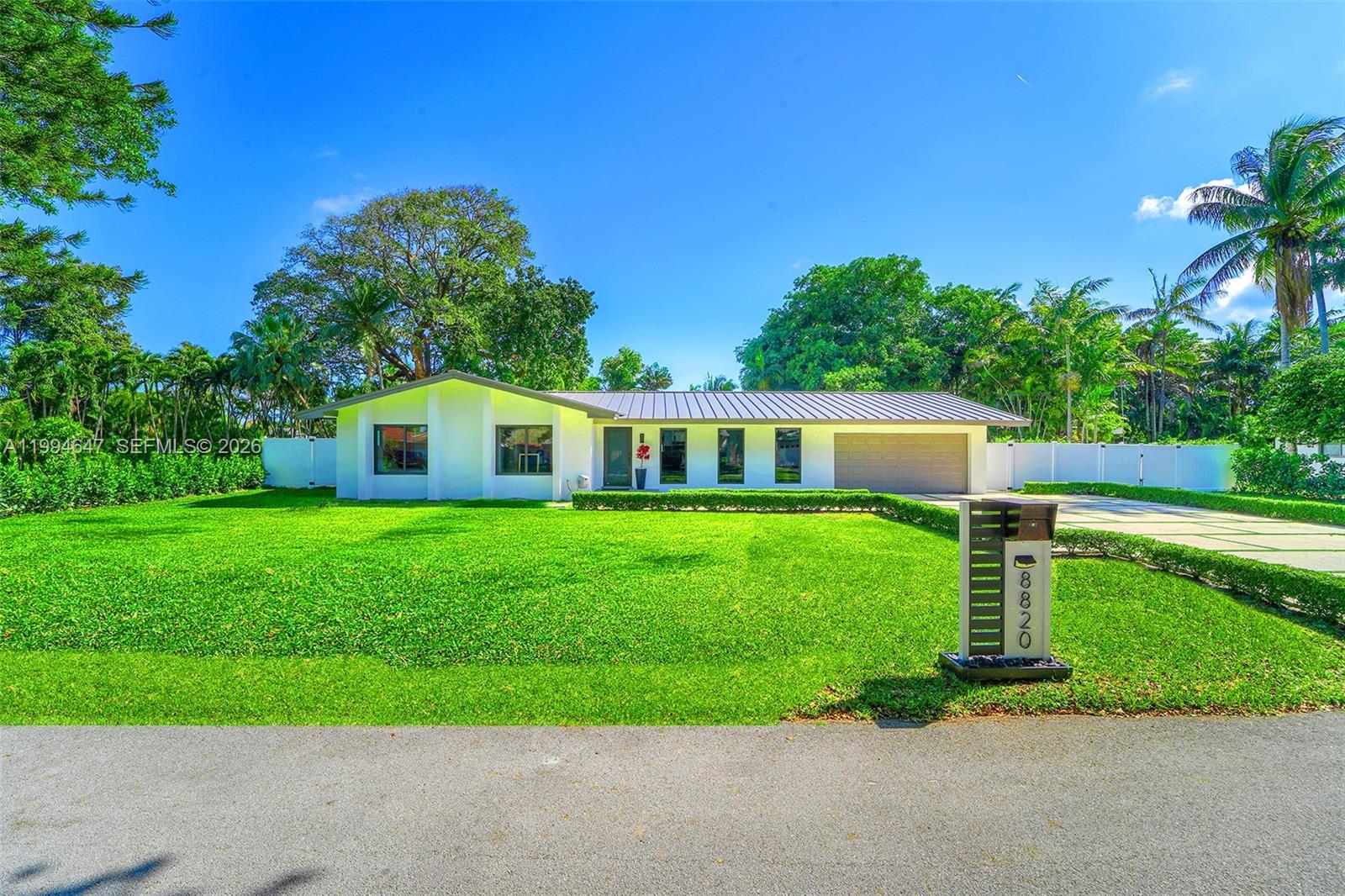 8820 SW 182nd Ter Palmetto Bay, FL 33157