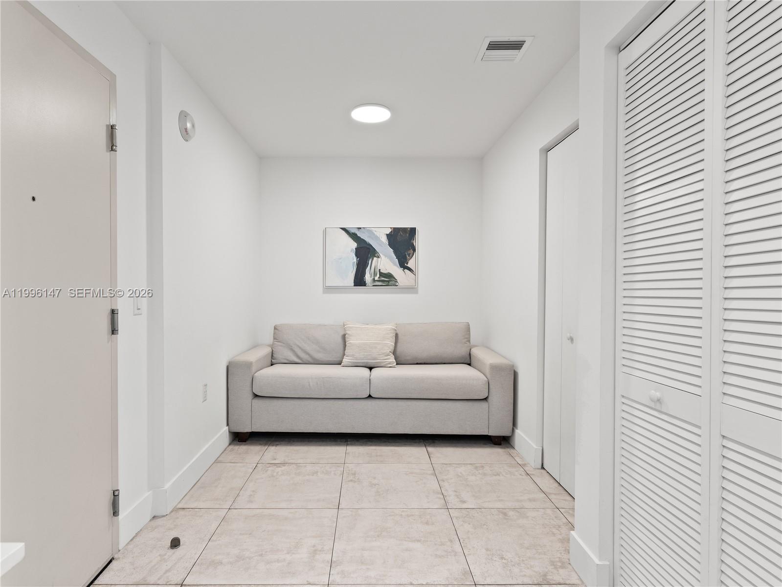 image Smart Brickell I11