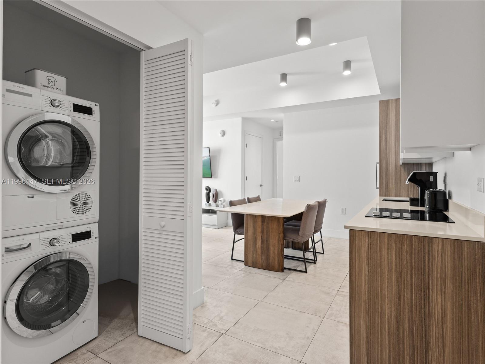 image Smart Brickell I12