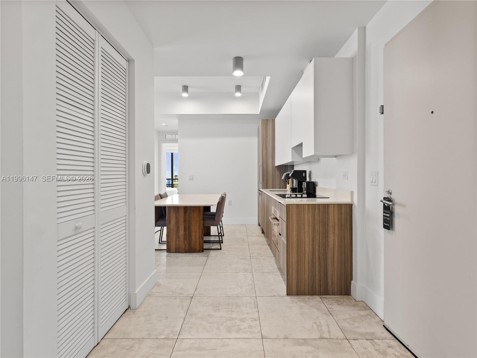 image Smart Brickell I13