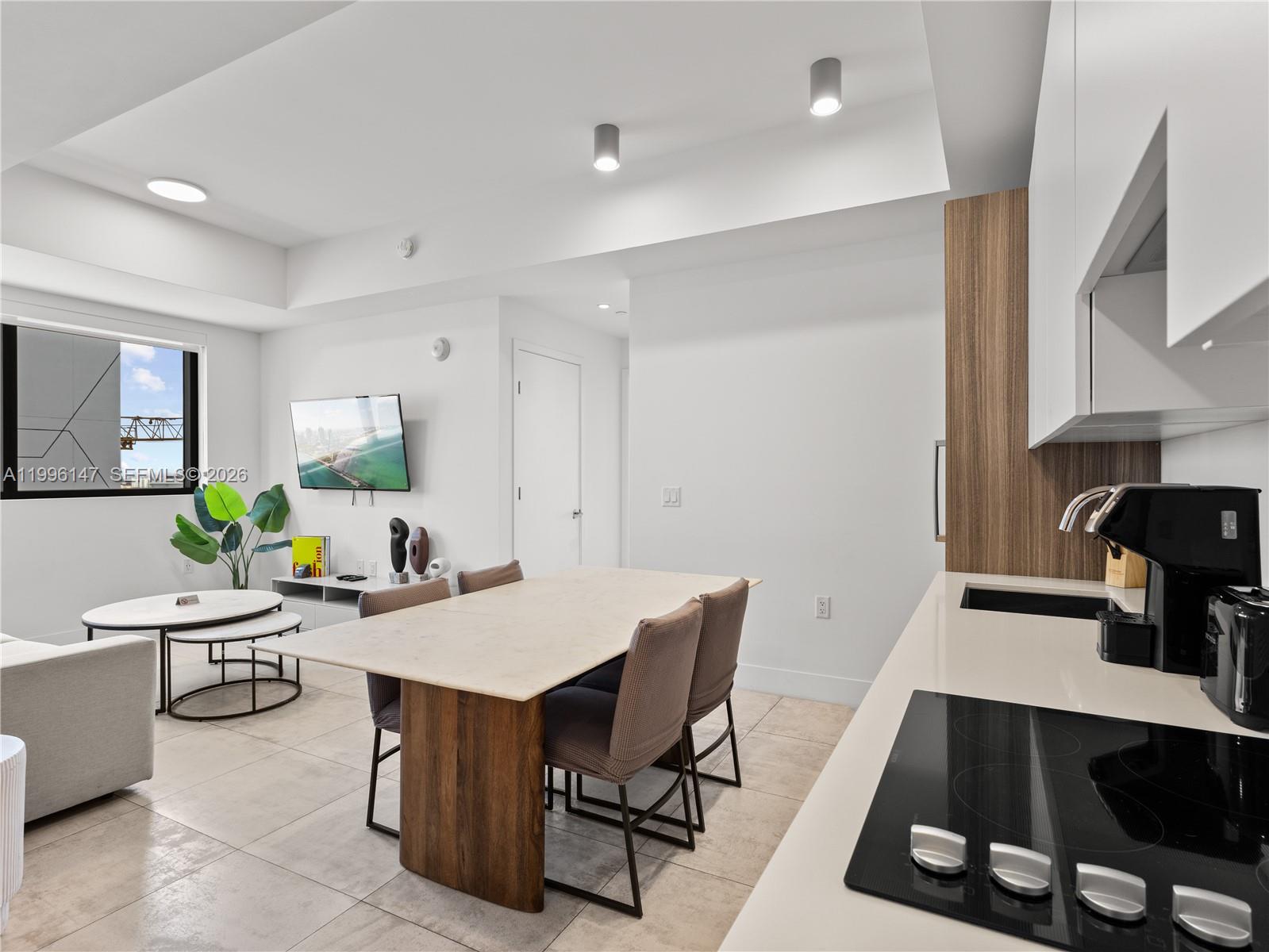 image Smart Brickell I14