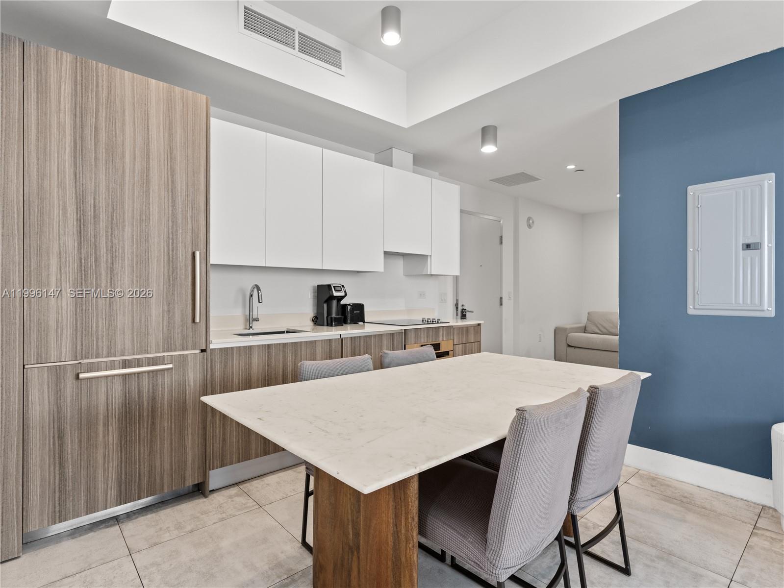 image Smart Brickell I16