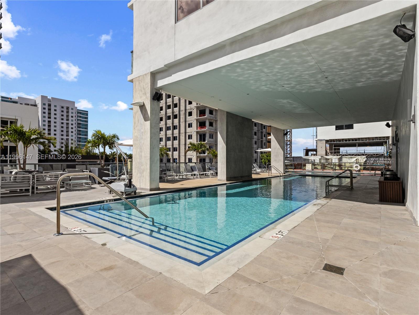 image Smart Brickell I28