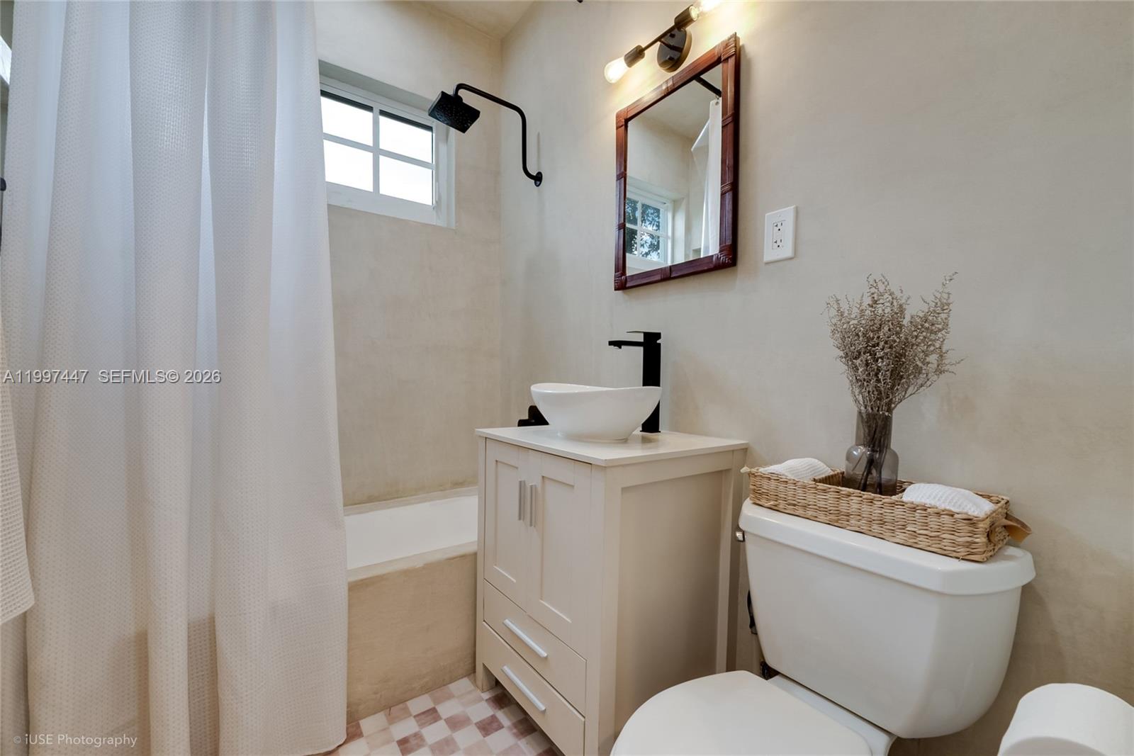 21 Madeira Ave #12 Coral Gables, FL 33134