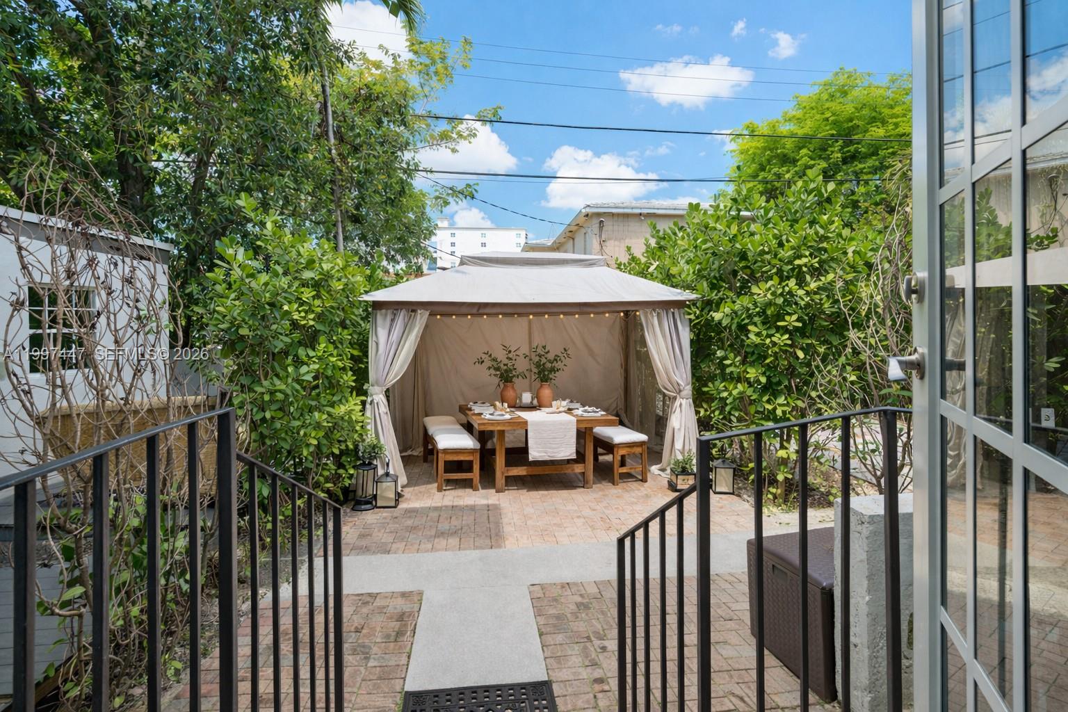 21 Madeira Ave #12 Coral Gables, FL 33134