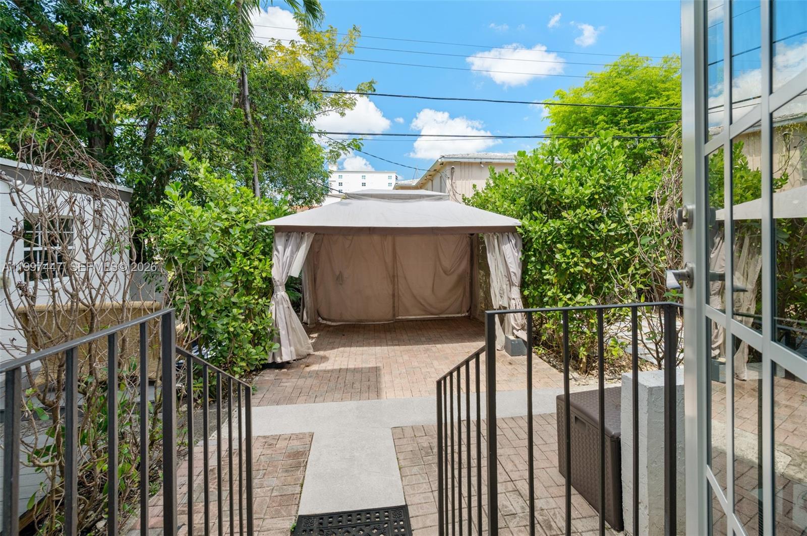 21 Madeira Ave #12 Coral Gables, FL 33134