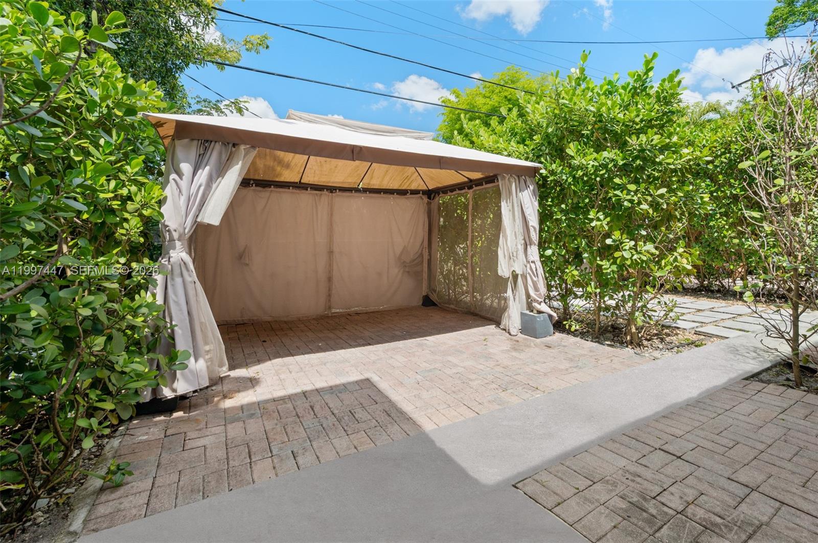 21 Madeira Ave #12 Coral Gables, FL 33134