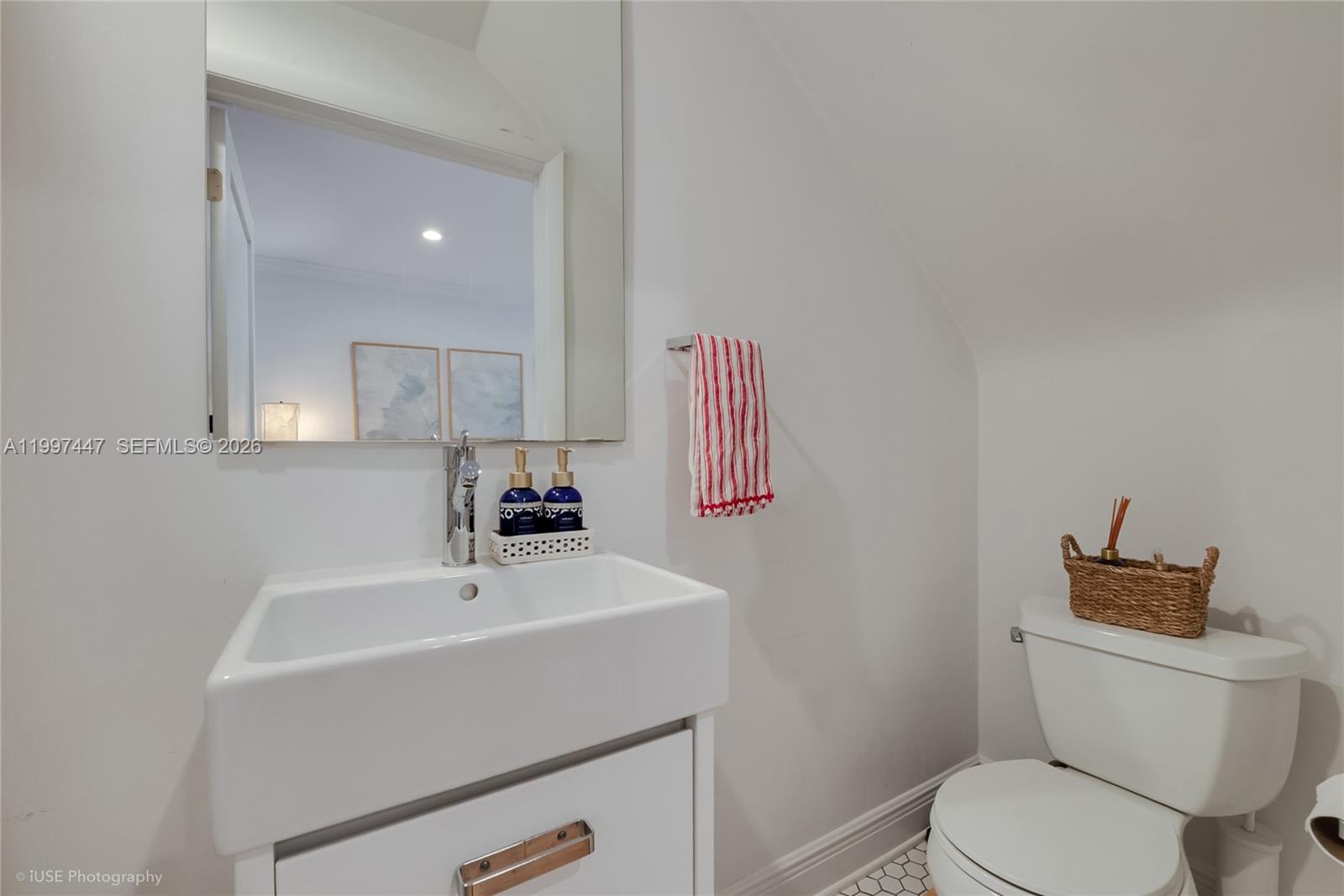 21 Madeira Ave #12 Coral Gables, FL 33134