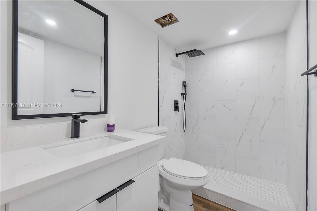 6690 W 26th Ct #23-16 Hialeah, FL 33016