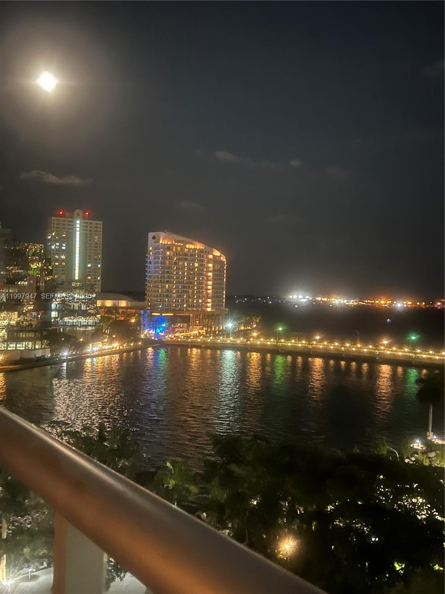 image Icon Brickell II16