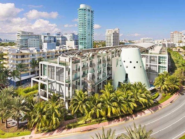 6000 Collins Ave #313