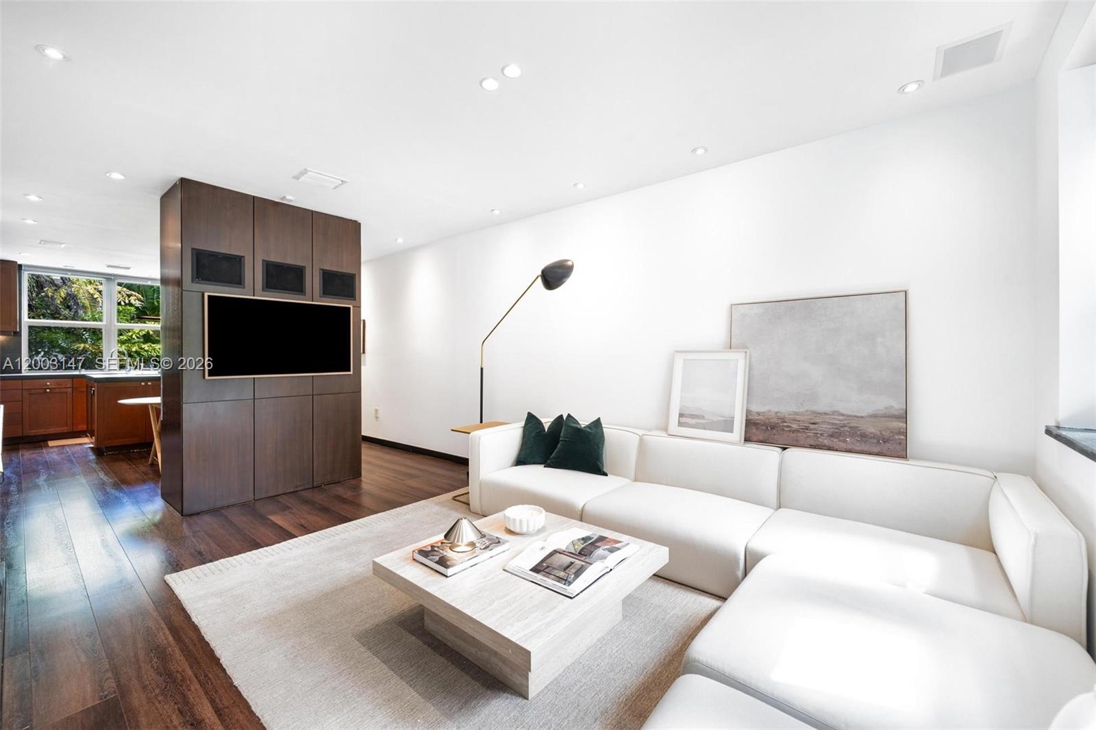 3021 Virginia St #11 Miami, FL 33133